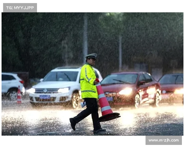暴雨中他们的坚守与奉献 埃德巴斯顿志愿者保障赛事背后的故事